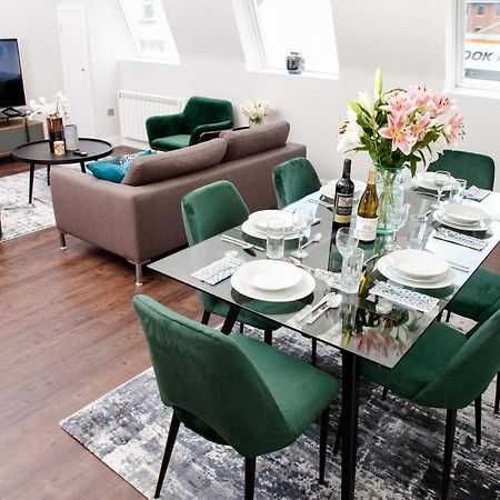 High Life Serviced Apartments - Old Town Суиндън Екстериор снимка