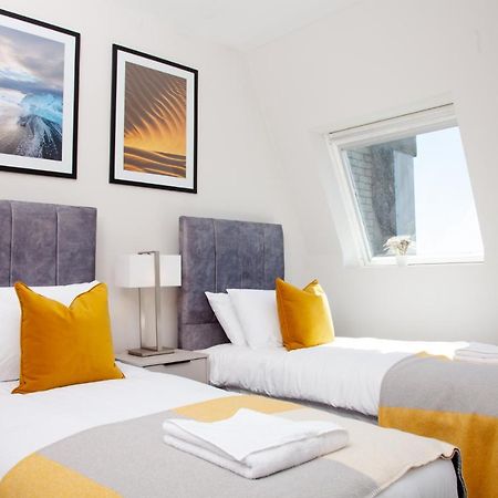 High Life Serviced Apartments - Old Town Суиндън Екстериор снимка