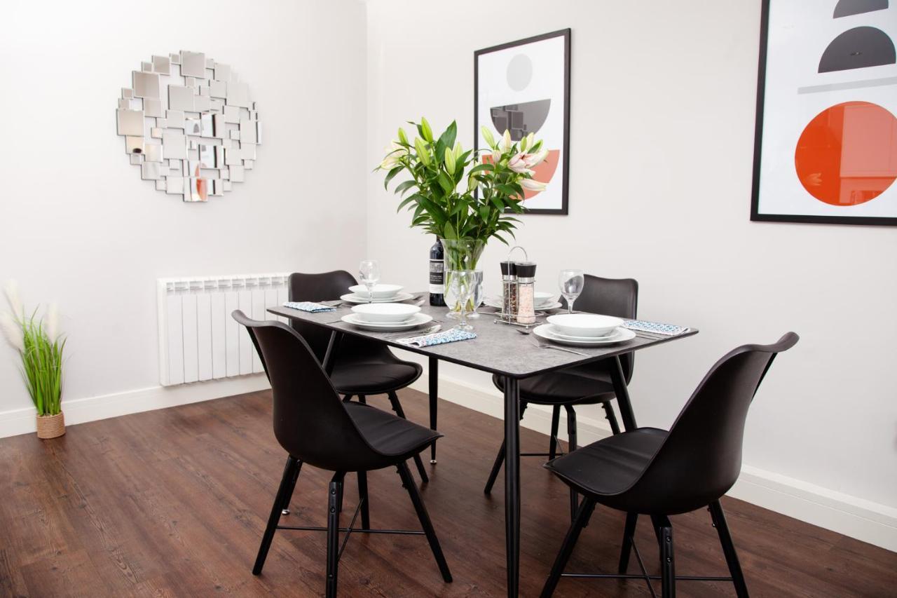 High Life Serviced Apartments - Old Town Суиндън Екстериор снимка