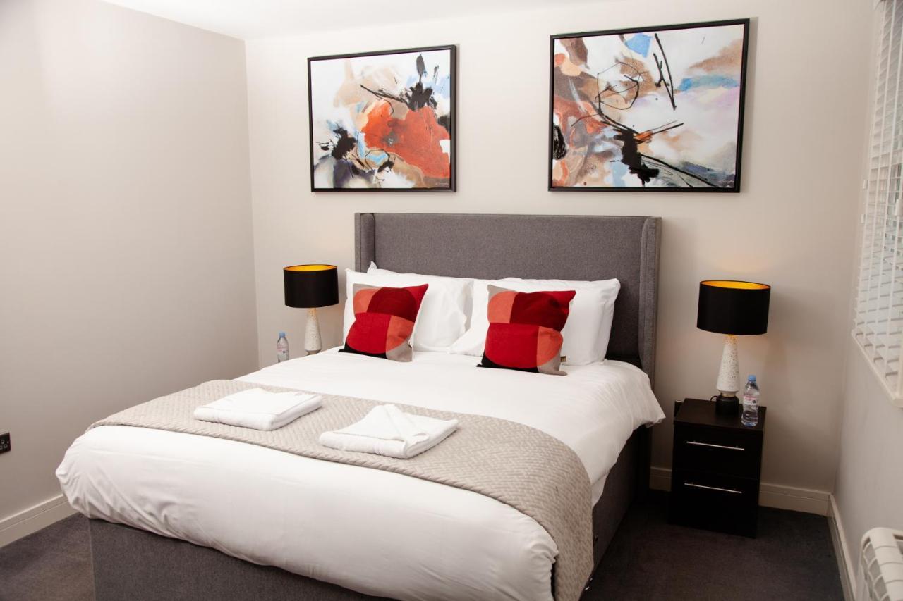 High Life Serviced Apartments - Old Town Суиндън Екстериор снимка