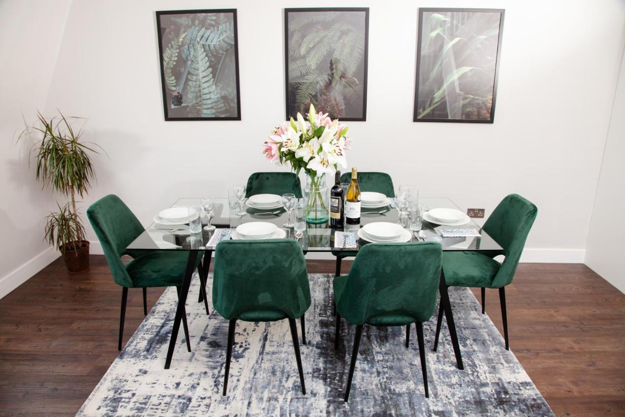 High Life Serviced Apartments - Old Town Суиндън Екстериор снимка
