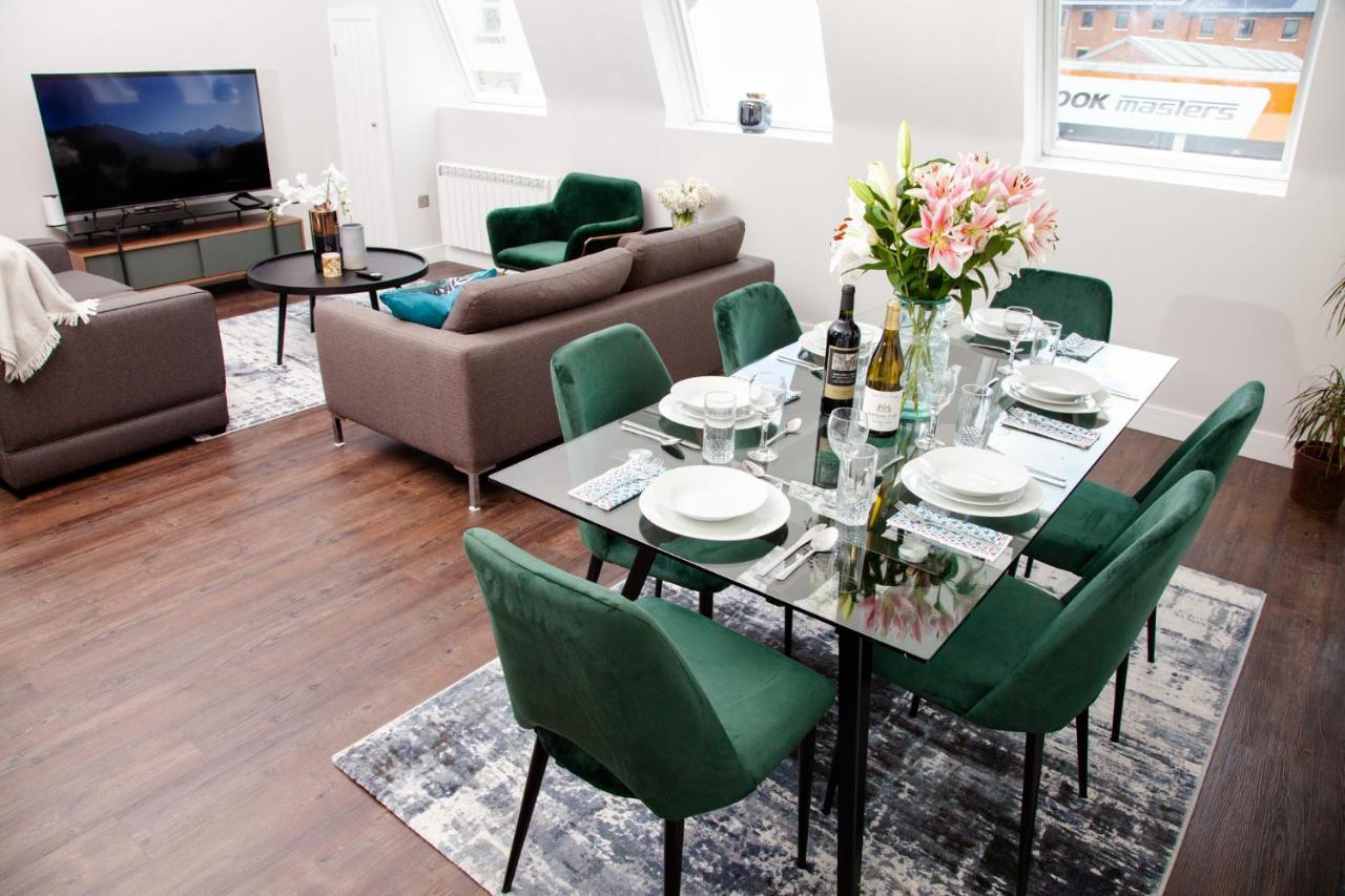 High Life Serviced Apartments - Old Town Суиндън Екстериор снимка