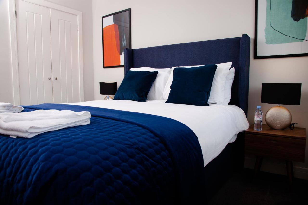 High Life Serviced Apartments - Old Town Суиндън Екстериор снимка
