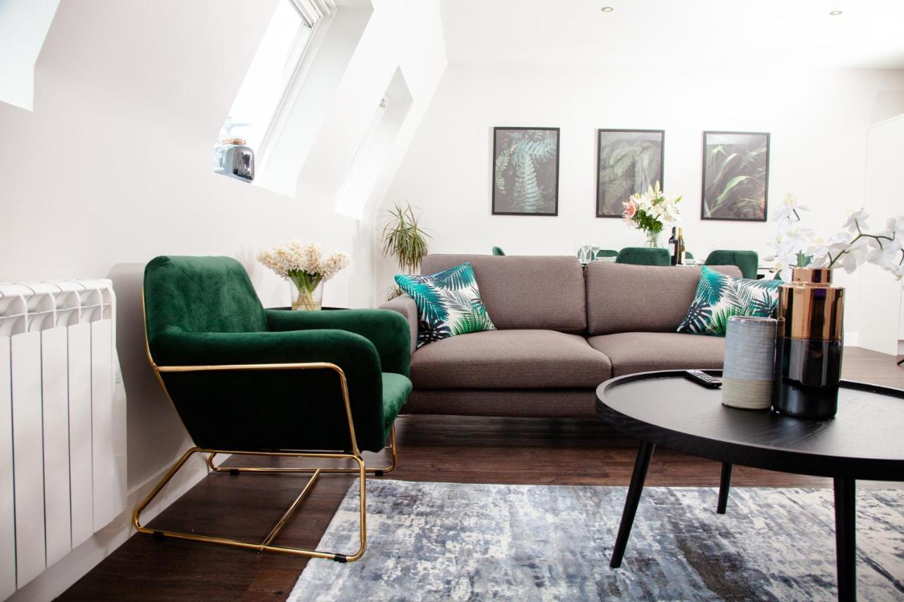 High Life Serviced Apartments - Old Town Суиндън Екстериор снимка