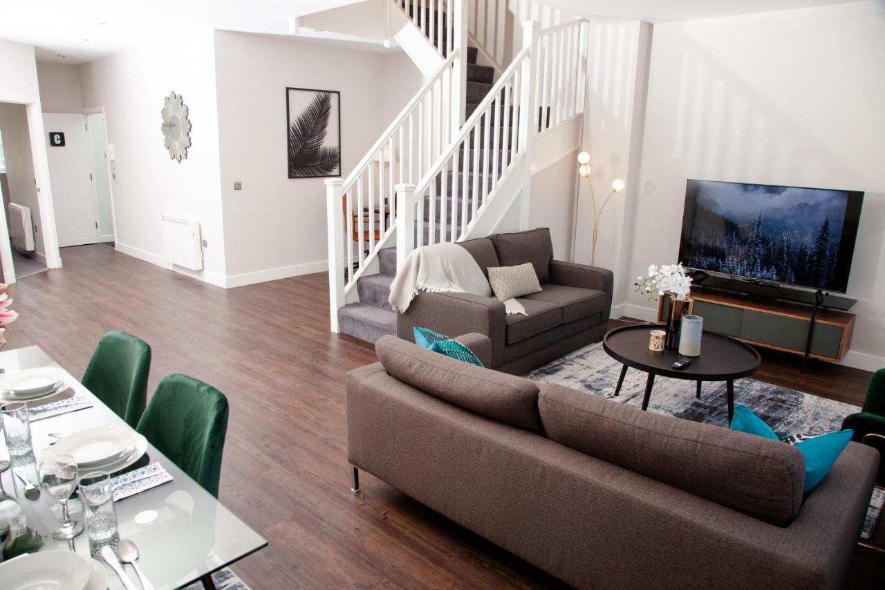 High Life Serviced Apartments - Old Town Суиндън Екстериор снимка