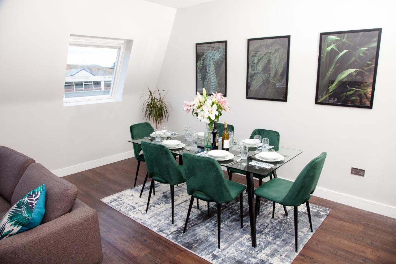 High Life Serviced Apartments - Old Town Суиндън Екстериор снимка