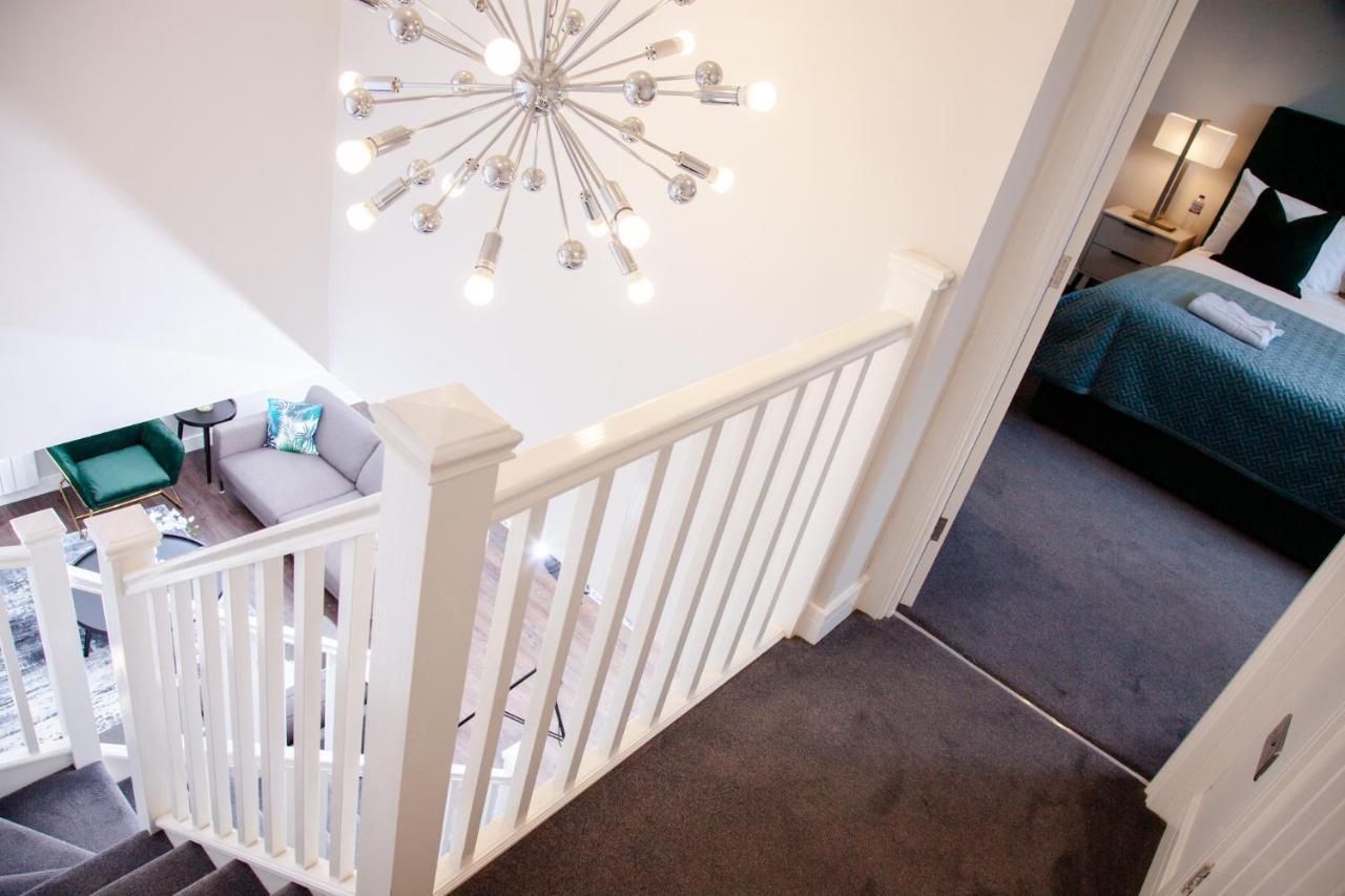 High Life Serviced Apartments - Old Town Суиндън Екстериор снимка