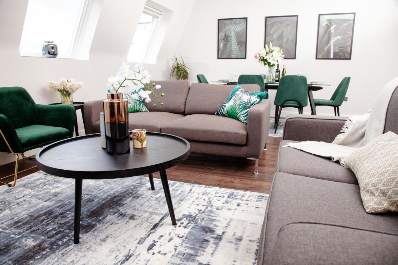 High Life Serviced Apartments - Old Town Суиндън Екстериор снимка