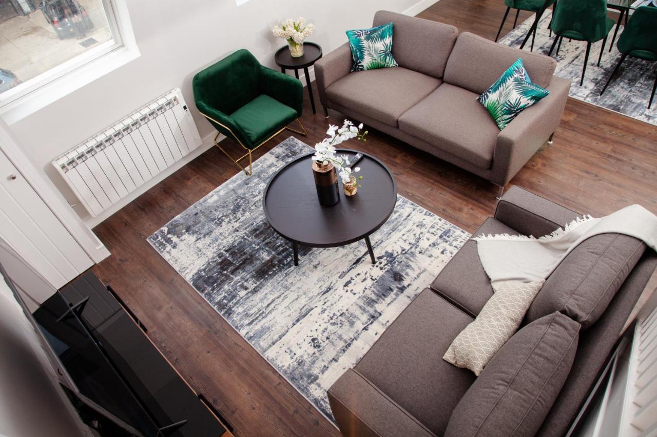 High Life Serviced Apartments - Old Town Суиндън Екстериор снимка