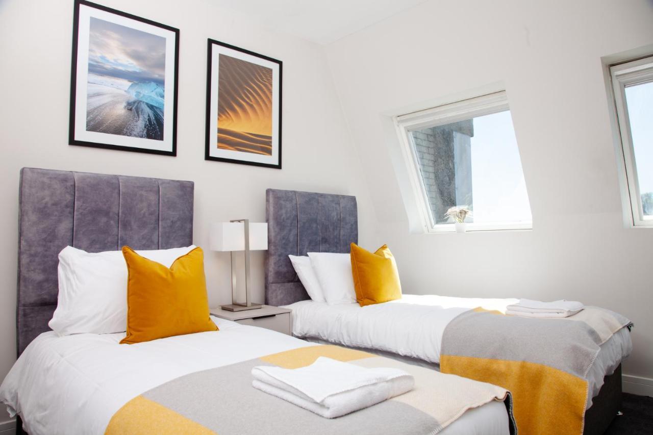 High Life Serviced Apartments - Old Town Суиндън Екстериор снимка